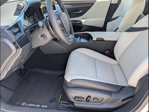 2025 Lexus ES 300h Base