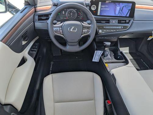 2025 Lexus ES 300h Base