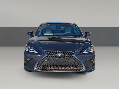 2023 Lexus ES 250 Base