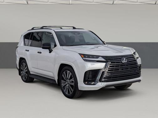 2025 Lexus LX 700h Luxury
