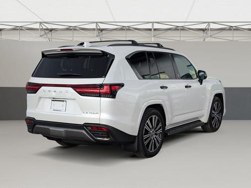 2025 Lexus LX 700h Luxury