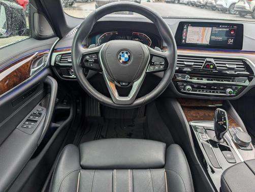 2020 BMW 530 530i