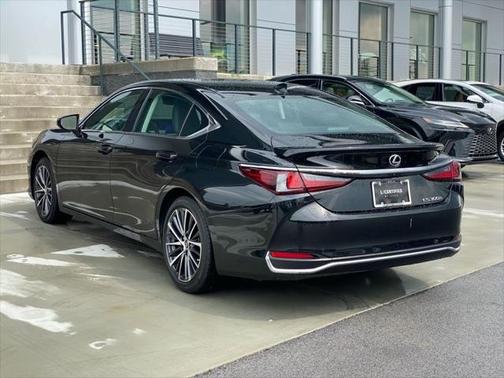 2024 Lexus ES 300h Premium