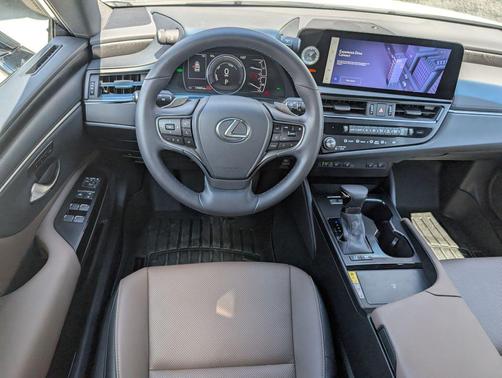 2025 Lexus ES 300h Premium