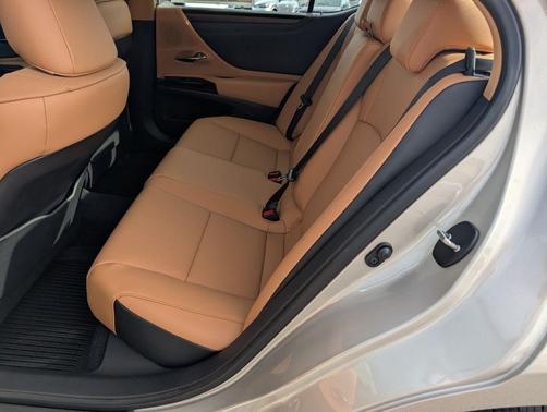 2025 Lexus ES 350 Base