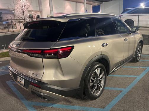 2022 INFINITI QX60 Luxe