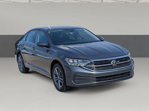 Platinum Gray Metallic 2023 Volkswagen Jetta 1.5T SE