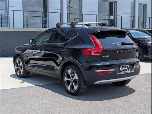 2023 Volvo XC40 B5 Plus Bright Theme
