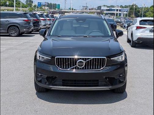 2023 Volvo XC40 B5 Plus Bright Theme