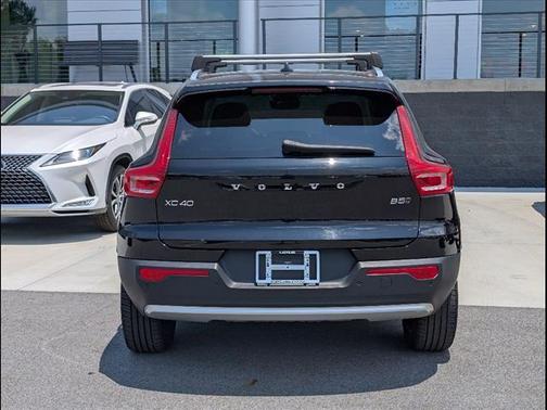2023 Volvo XC40 B5 Plus Bright Theme