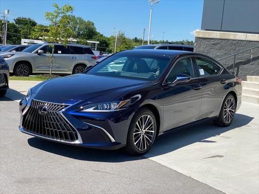 2025 Lexus ES 300h Base