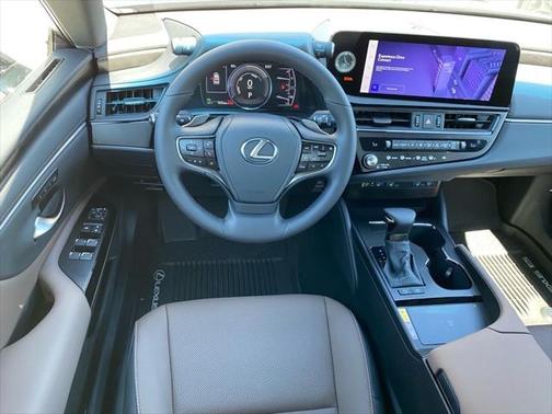 2025 Lexus ES 300h Base