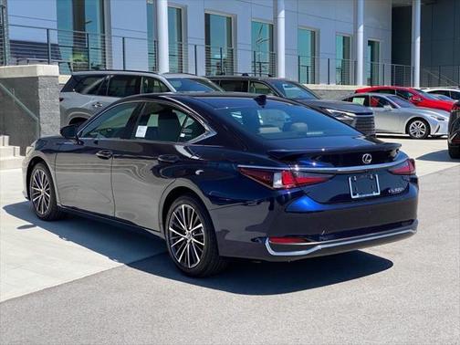 2025 Lexus ES 300h Base