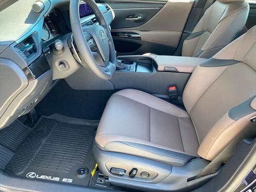 2025 Lexus ES 300h Base