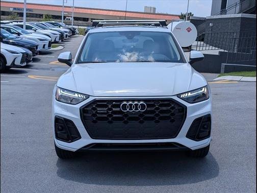 2023 Audi Q5 45 S line Prestige