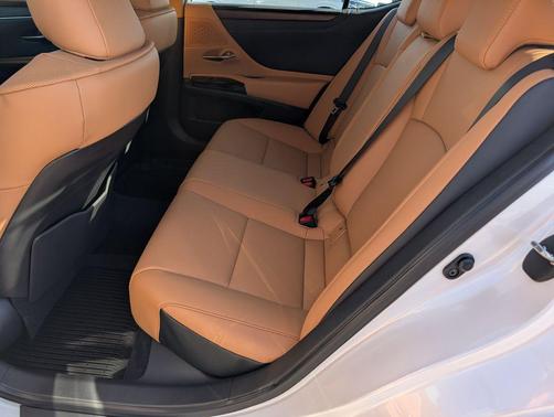2025 Lexus ES 350 Base