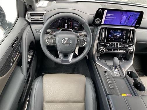 2025 Lexus LX 700h Overtrail