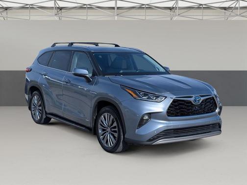 2021 Toyota Highlander Hybrid Platinum
