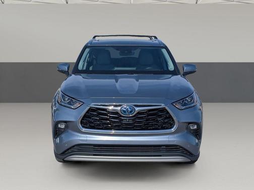 2021 Toyota Highlander Hybrid Platinum