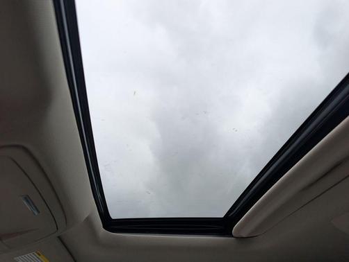 White Frost Tricoat 2017 GMC Yukon Denali