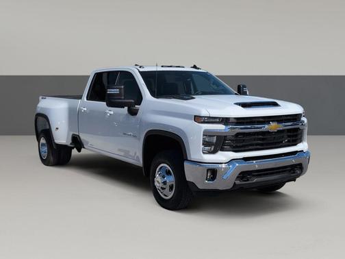 2025 Chevrolet Silverado 3500 LT