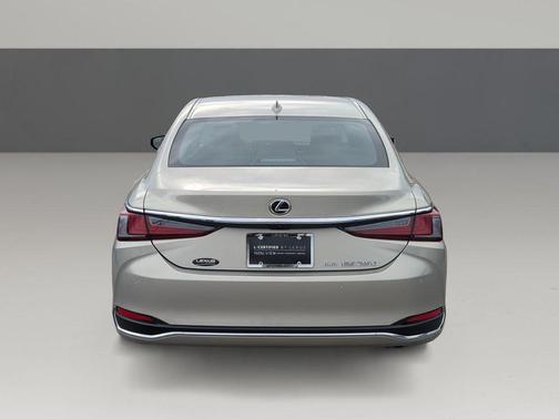 2023 Lexus ES 250 Base