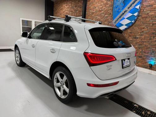 White 2017 Audi Q5 2.0T Premium Plus