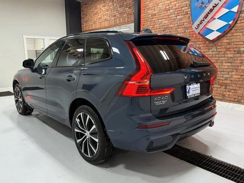 2025 Volvo XC60 B5 Plus