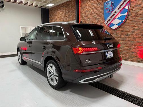 2021 Audi Q7 55 Premium Plus