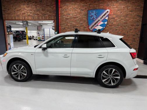 2022 Audi Q5 45 S line Premium Plus