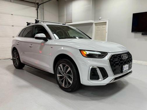 2022 Audi Q5 45 S line Premium Plus