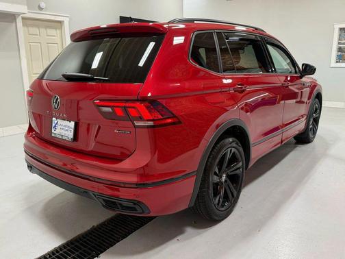 2024 Volkswagen Tiguan 2.0T SE R-Line Black 4MOTION