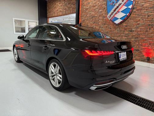 2022 Audi A4 45 S line Premium Plus