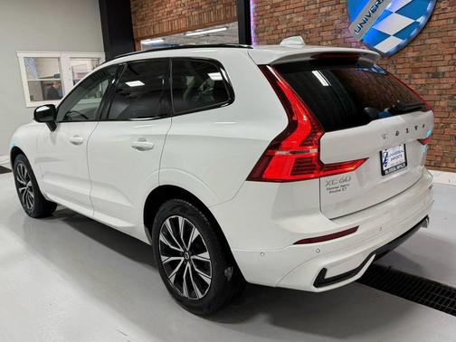 2025 Volvo XC60 B5 Plus