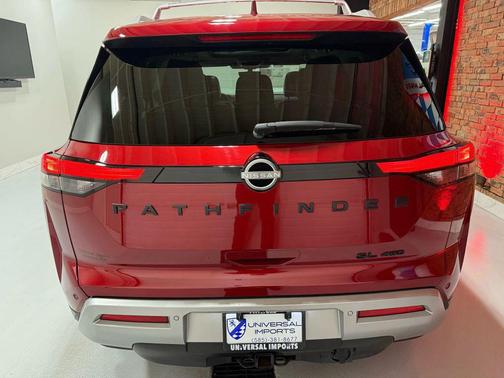 2023 Nissan Pathfinder SL 4WD