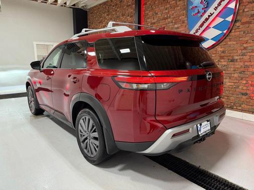 2023 Nissan Pathfinder SL 4WD