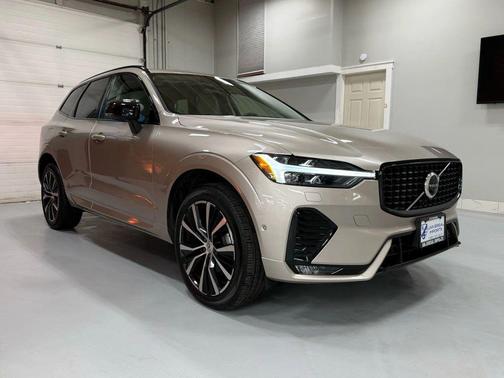 2025 Volvo XC60 B5 Plus