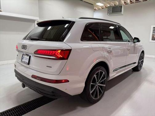 2021 Audi Q7 55 Premium Plus
