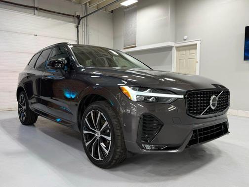 2025 Volvo XC60 B5 Plus