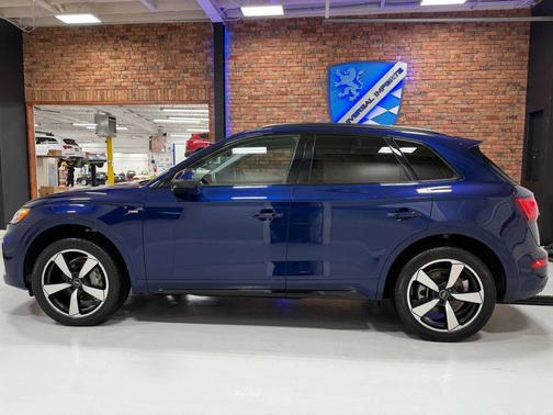 2022 Audi Q5 45 S line Premium Plus