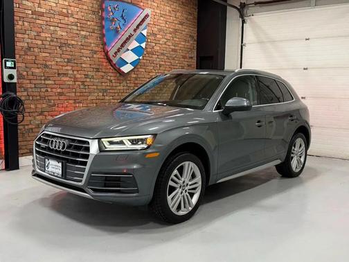 Gray 2018 Audi Q5 2.0T Tech Premium
