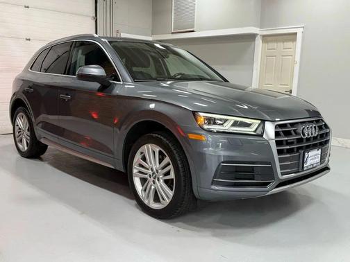 Gray 2018 Audi Q5 2.0T Tech Premium