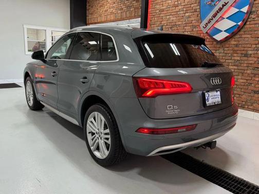 Gray 2018 Audi Q5 2.0T Tech Premium