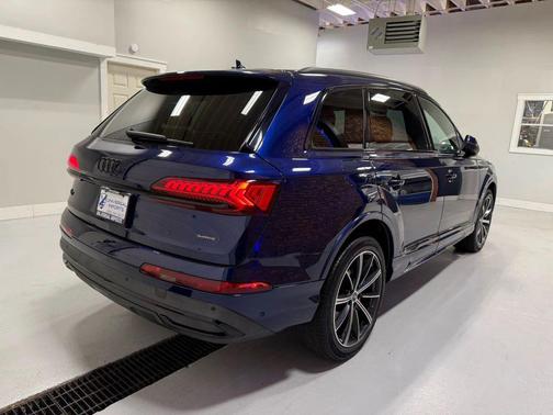 2022 Audi Q7 55 Premium Plus