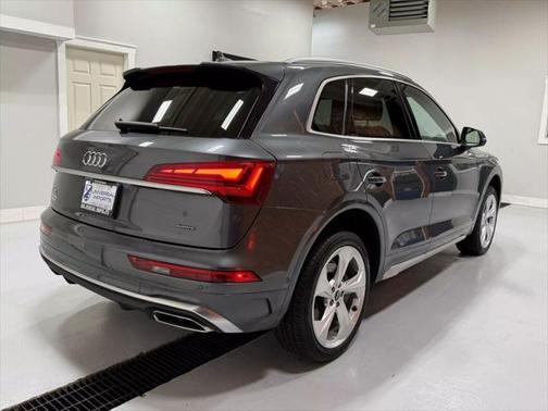 2022 Audi Q5 45 S line Prestige