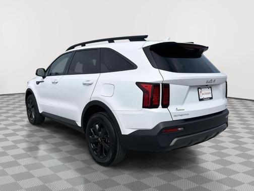 Glacial White Pearl 2023 Kia Sorento X-Line S