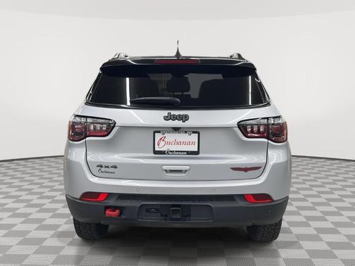 Silver Zynith 2025 Jeep Compass Trailhawk