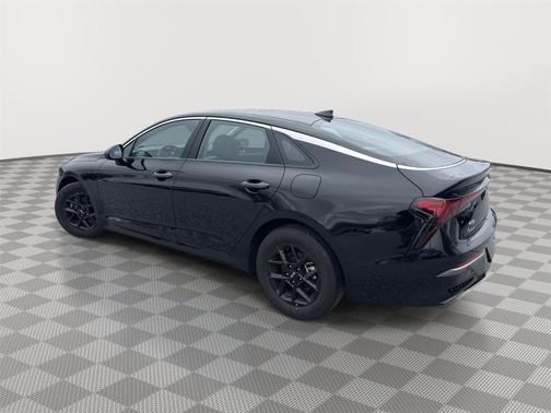 Aurora Black Pearl 2025 Kia K5 LXS