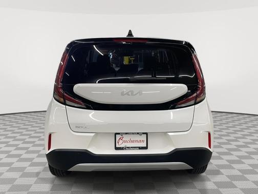 Snow White Pearl 2025 Kia Soul LX