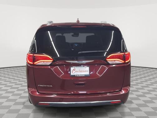 2018 Chrysler Pacifica Touring-L